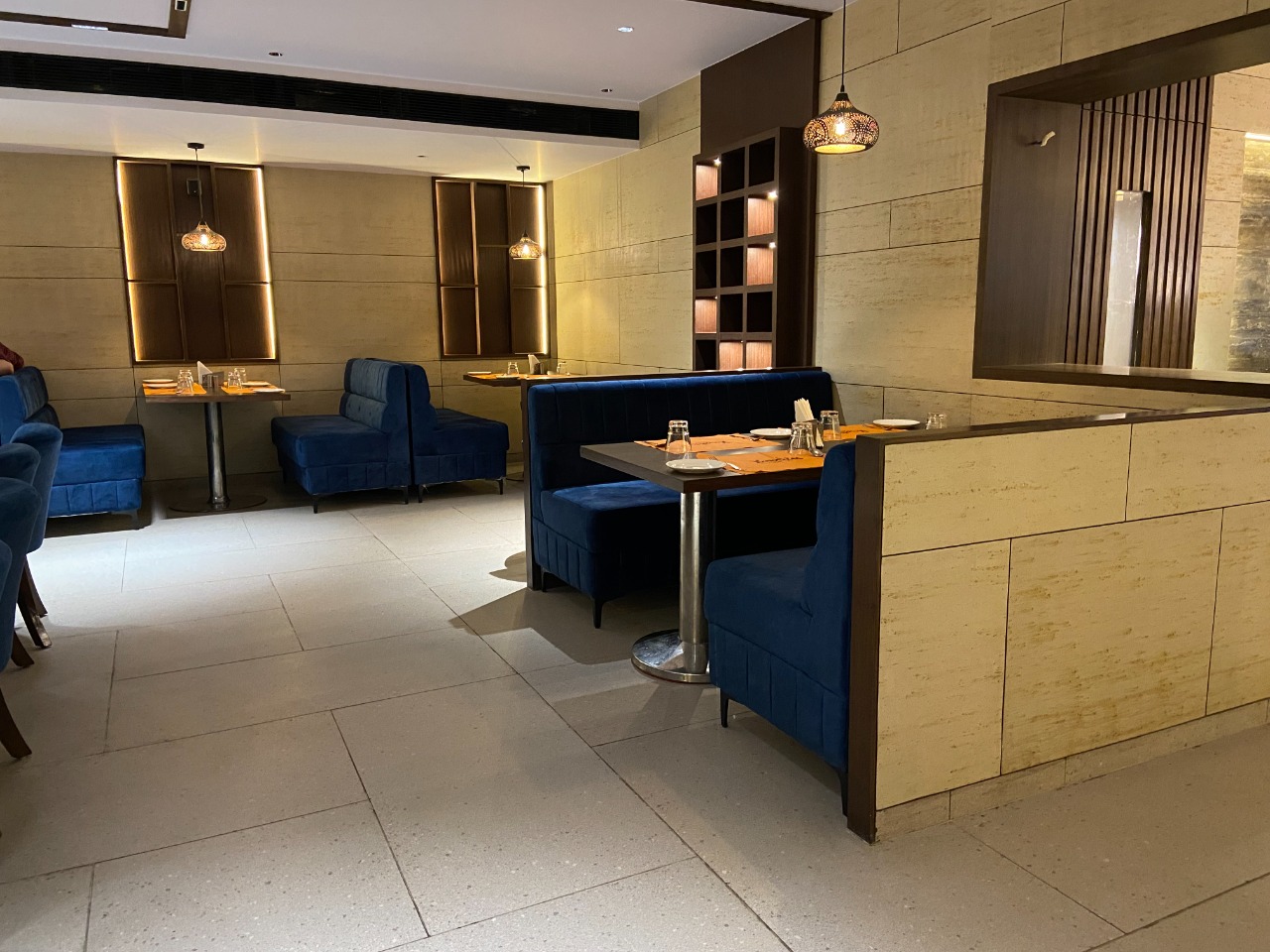 Kwality Restaurant Decor